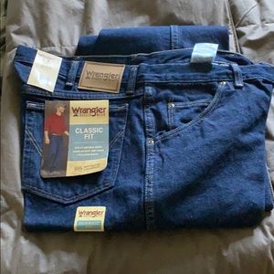NWT Men’s Wrangler Classic fit jeans
